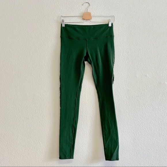 ALO Luminous Leggings In Olive - Picture 2 of 8